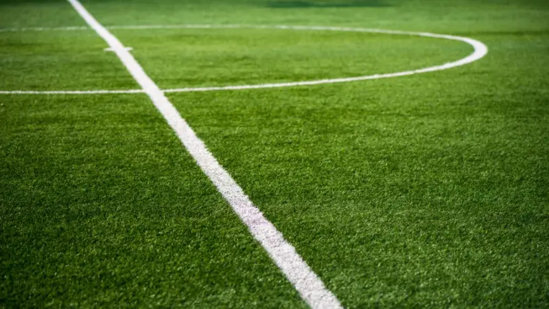 Tìm hiểu khái niệm đường giới hạn trong football pitch